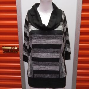 ✨Very cute like new 1/2 sleeve✨